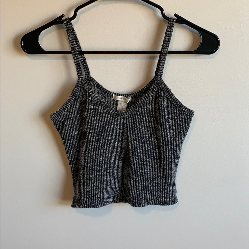 Knit material cropped tank